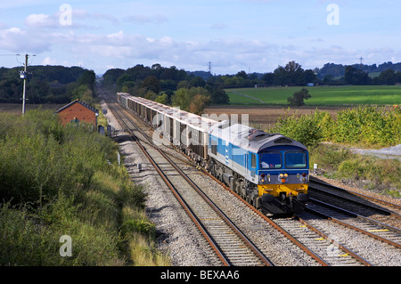 Mendip rail class 59 locomotive, Operated by DB cargo passing Crofton ...