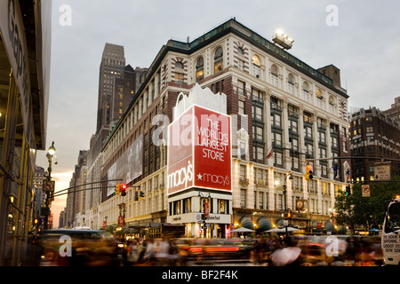 Macy's, Herald Square, midtown Manhattan, world's largest store. New York City Stock Photo