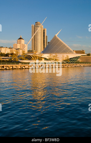 Milwaukee Art Museum on Lake Michigan, Milwaukee, Wisconsin, USA Stock Photo