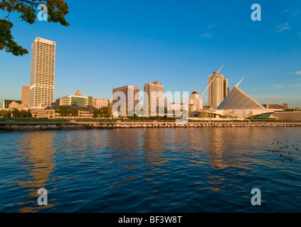 Milwaukee Art Museum on Lake Michigan, Milwaukee, Wisconsin, USA Stock Photo