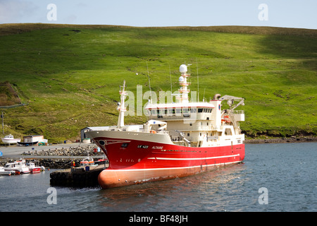 Trawler Altaire at Collafirth Pier and Marina Stock Photo