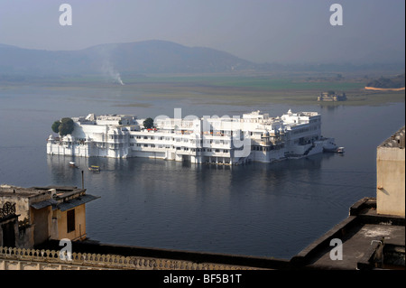 View from the city palace on the Lake Palace Hotel in the Pichola lake, Udaipur, Rajasthan, North India, India, South Asia, Asia Stock Photo