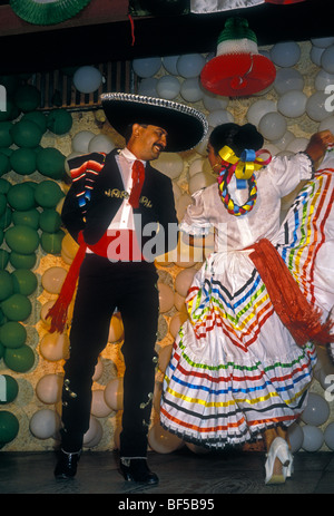 Mexican man, Mexican woman, couple, dancer, dancers, dancing, Mexican Hat Dance, San Miguel de Cozumel, Cozumel Island, Mexico Stock Photo