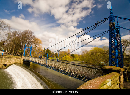Footbridge over River Leam, Leamington Spa on a sunny day Stock Photo