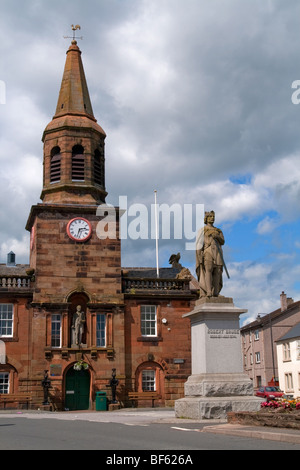 Lochmaben High Street incorporating the Town Hall and Robert the Bruce Statue, Dumfries and Galloway, Scotland Stock Photo