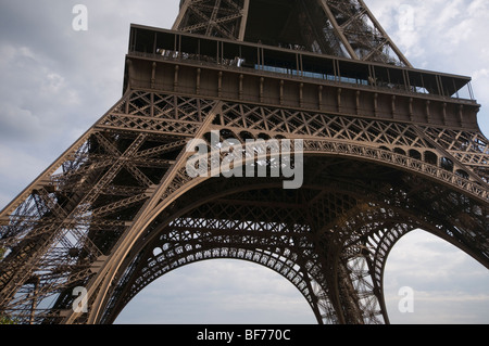 altitude 95 tour eiffel