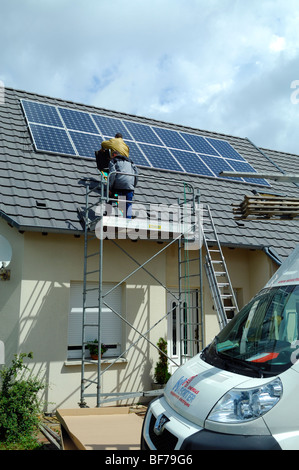 Solar Scaffold Scaffolding for solar energy power cell panels installation on roof of ...