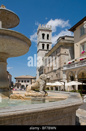 Fountain in the Piazza del Comune, Assisi, Italy Stock Photo