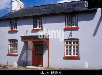 Newbridge on Wye Powys Wales UK. Victorian  The Crown Hotel, leaded glass porch inscribed Temperance and Commercial Stock Photo