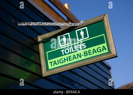 Bi Lingual Signs,  Glenshee Scottish Ski Centre, Braemar, Aberdeenshire, Scotland, UK Stock Photo
