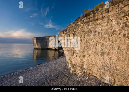 pebble shore lake beach manitoba canada steep cliffs rock superior wawa rocky ontario alamy