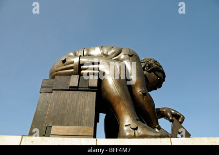 Statue Sir Isaac Newton by Eduardo Paolozzi at the British Library Euston Road London England UK Stock Photo