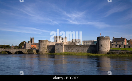 13th Century King John's Castle, River Shannon, Limerick City, Ireland Stock Photo