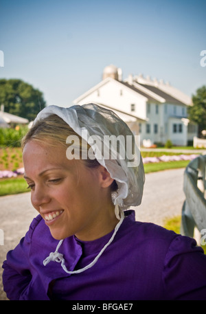 Young amish women in Lancaster PA.   housewives Stock Photo