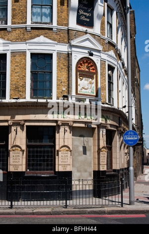 The Ram Inn - Youngs Brewery in Wandsworth, South London, England Stock Photo