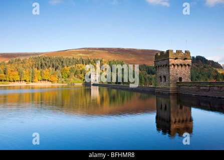 Derwent Reservoir Dam reflected in Derwent Reservoir in the Derwent Valley, Peak District, Derbyshire. Stock Photo