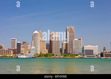 Skyline of the city of Detroit on the Detroit River in Michigan, USA seen from the city of Windsor, Ontario, Canada Stock Photo