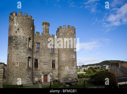 The Renovated Medieval 16th Century Castle and Museum with Distant Vinegar Hill, Enniscorthy, Co Wexford, Ireland Stock Photo