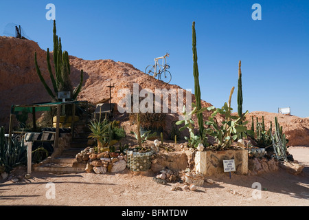 Australia, South Australia, Coober Pedy.   The quirky desert garden of Crocodile Harry 's house - a Latvian born opal miner. Stock Photo