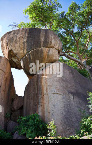 Kenya, Nyanza District. Kit Mikayi, a rock cluster standing some 80 metres high, important site for the  Luo community. Stock Photo