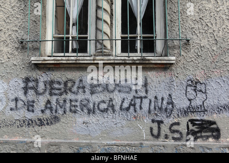 Bush out of Latin America / Fuera Bush de America Latina graffiti on wall, La Paz , Bolivia Stock Photo