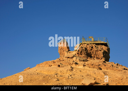 Israel, Negev, the camel shaped rock overlooking Ramon Crater Stock Photo