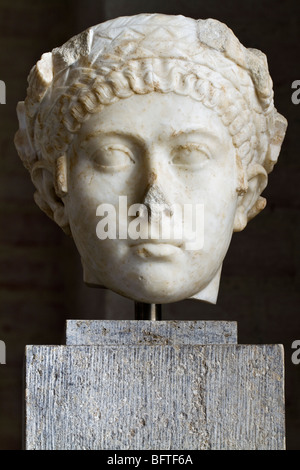 Portrait head of an unidentified Roman woman wearing a crown of corn, ca. 140. Stock Photo