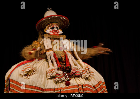 Hanuman, king of  the monkeys, a character in a Kathakali play, performing in a theatre in Trivandrum, Kerala, India Stock Photo