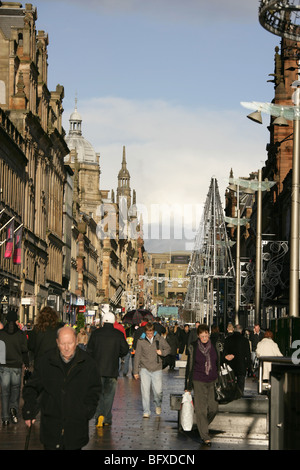 City of Glasgow, Scotland. Winter view of shoppers and commuters in Glasgow’s Buchanan Street at Christmas. Stock Photo