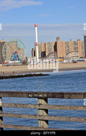 Coney Island beach and amusement park, Brooklyn, NY Stock Photo