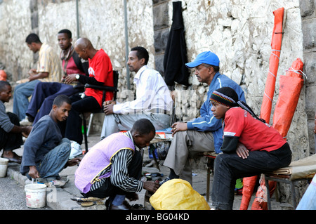 shoe-shine, Piazza addis ababa ethiopia Stock Photo