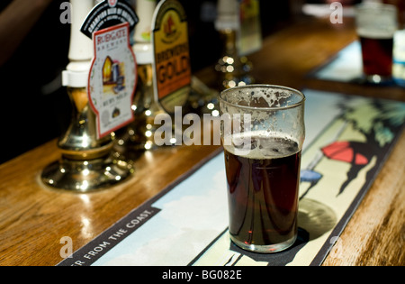 A pint of real ale on the bar of a public house in Essex.  Photo by Gordon Scammell Stock Photo