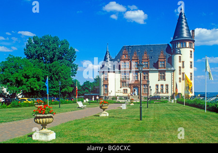 Castle Hotel Klink near Waren, Lake Mueritz, Mecklenburg Lakes, Mecklenburg-West Pomerania, Northern Germany Stock Photo