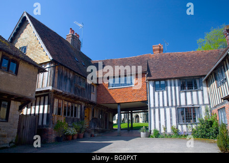 Picturesque medieval houses overlooking Leicester Square, Penshurst, Kent, England, United Kingdom, Europe Stock Photo