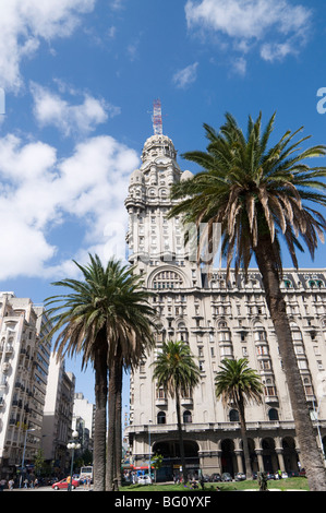 Palacio Salvo, on east side of Plaza Independencia (Independence Square), Montevideo, Uruguay, South America Stock Photo