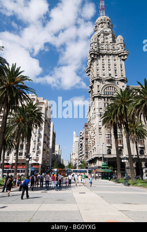 Palacio Salvo, on east side of Plaza Independencia (Independence Square), Montevideo, Uruguay, South America Stock Photo