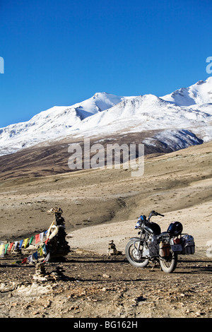 Royal Enfield motorbike near Lake Tsomoriri in Himalayan mountains, Ladakh, India. Stock Photo