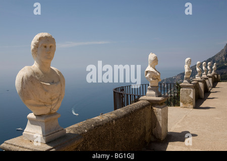 La terrazza dell'infinito (The terrace of infinity), Villa Cimbrone, Ravello, Costiera Amalfitana, Campania, Italy Stock Photo