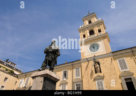 Garibaldi statue, Piazza Garibaldi, Parma, Emilia-Romagna, Italy, Europe Stock Photo