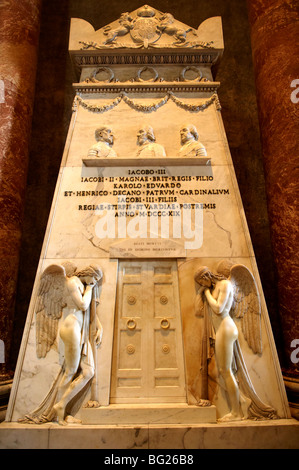 Tomb of St. Peter in St. Peter's Basilica Stock Photo - Alamy