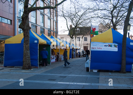 Craft market stalls in Poole High Street Stock Photo