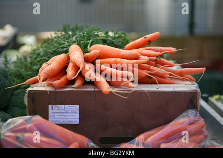 Bunch of carrots for sale at a Spanish market Stock Photo