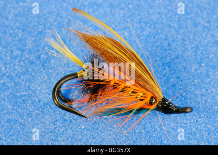 Six natural tan, black and yellow deer hair bass bug popper for