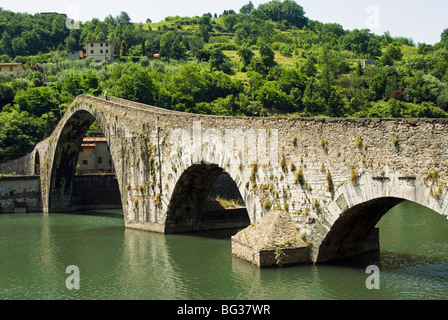 Ponte del Diavolo or Ponte della Maddalena, Borgo a Mozzano, Lucca, Tuscany, Italy, Europe Stock Photo