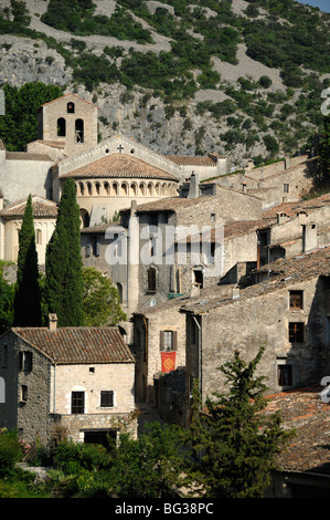 View over Village & Abbey Church of Saint-Guilhem-le-Desert, Hérault, Languedoc Roussillon, France Stock Photo