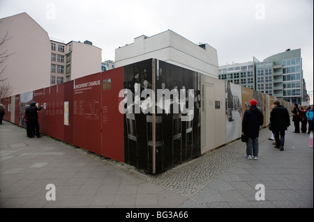 Berlin 2009 1989 DDR Germany Unified positive forward history War Cold War end East West Divide city Berlin Wall Mauer Check Poi Stock Photo