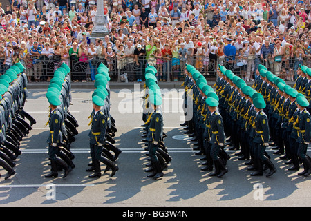 Annual Independence Day parade along Khreshchatyk Street and Maidan Nezalezhnosti (Independence Square), Kiev, Ukraine, Europe Stock Photo