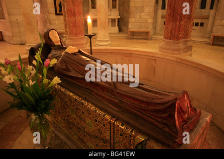 Israel, Jerusalem, the statue of Mary in eternal sleep on Assumption Day at the Dormition Church on Mount Zion