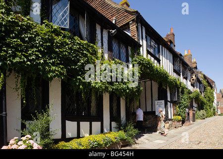England, East Sussex, Rye, Mermaid Street, Mermaid Inn Stock Photo
