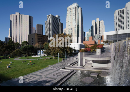 USA, California, San Francisco, Yerba Buena Gardens and city skyline Stock Photo